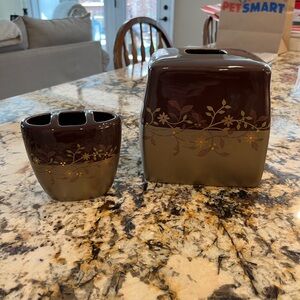 Bed Bath and Beyond - Floral Brown and Bronze Bathroom Set